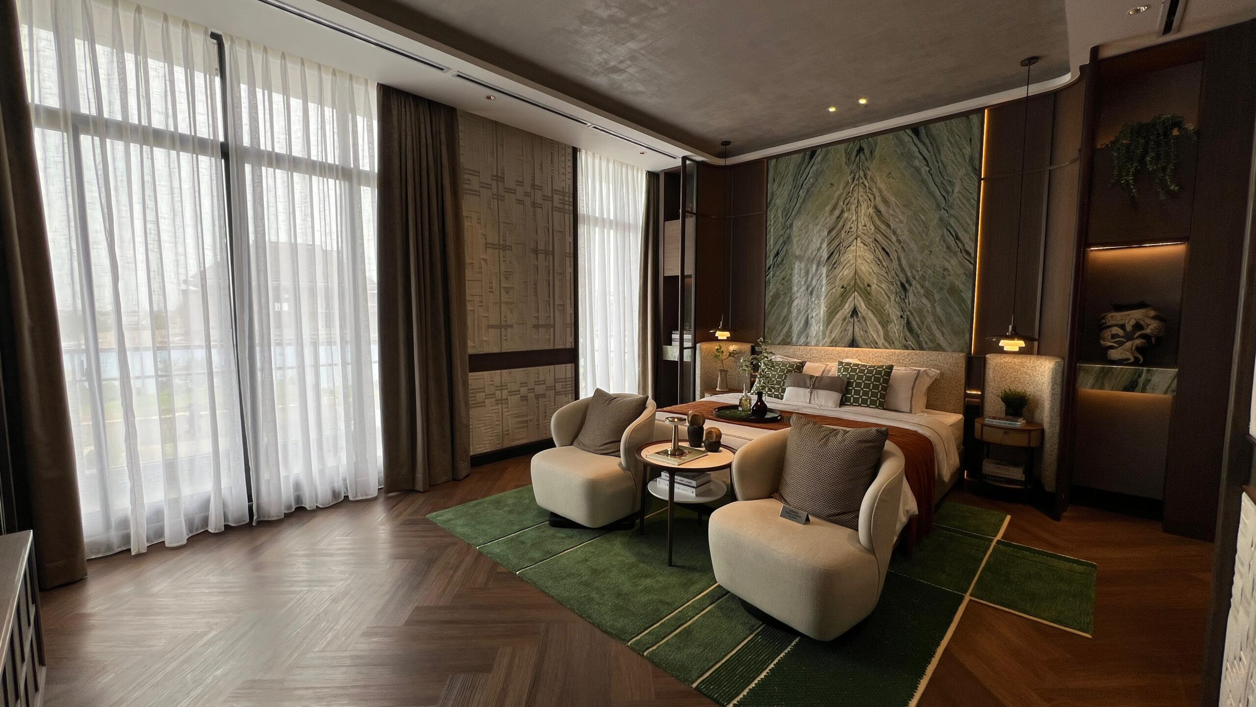 WhatsApp Image 2025-11-13 at 15.34.33 (2)