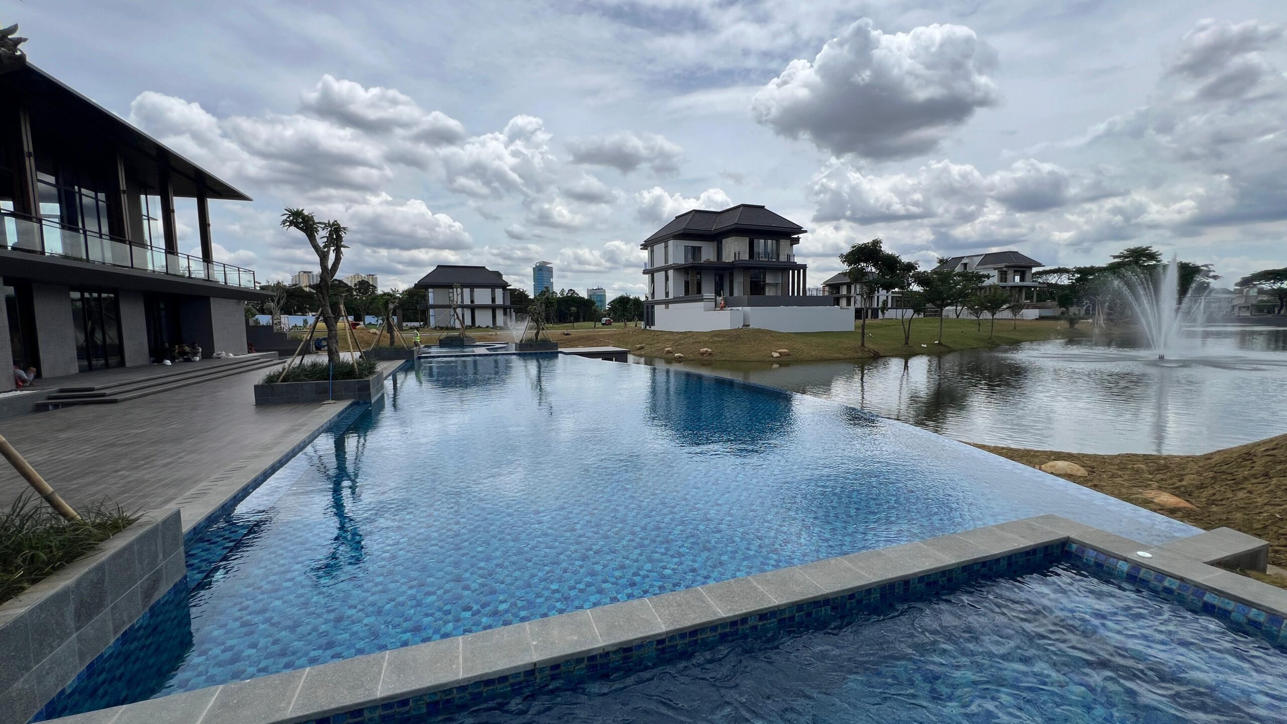 WhatsApp Image 2025-11-13 at 15.34.36 (1)